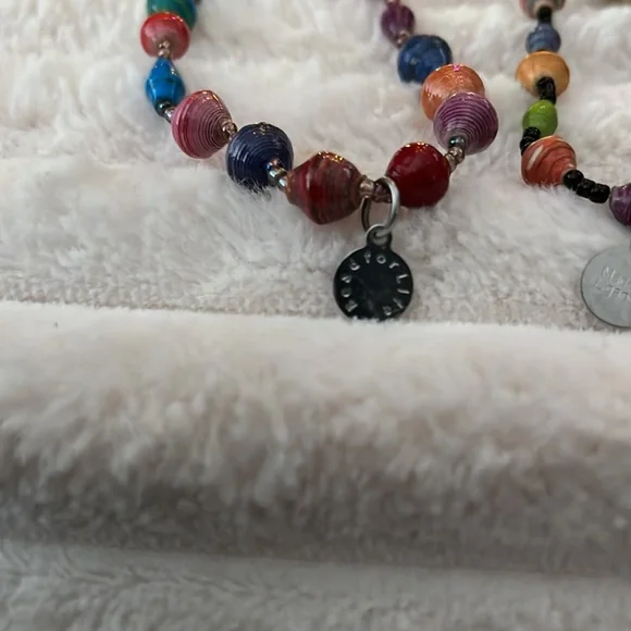 2 bracelets - Picture 5 of 8